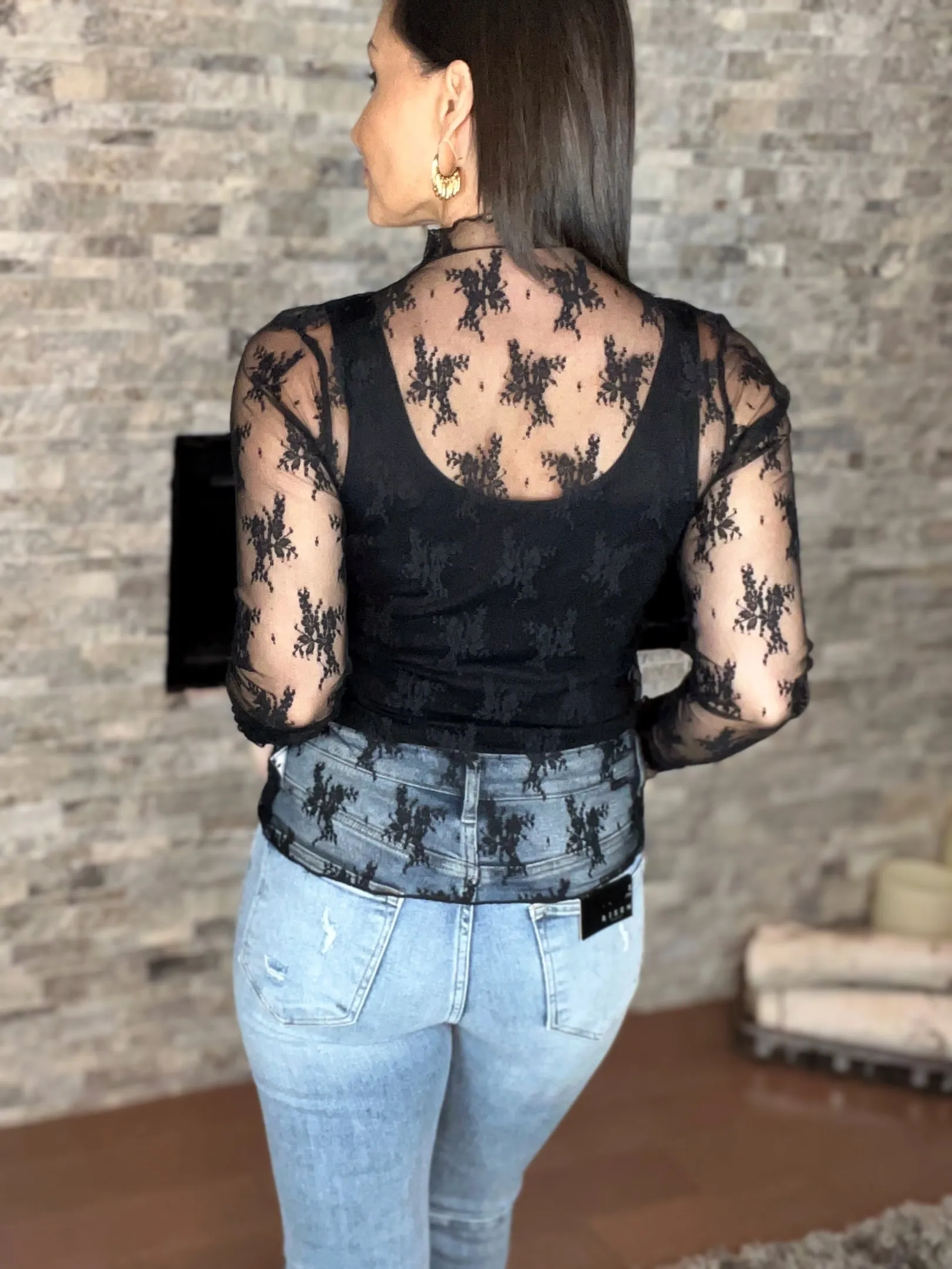 BLACK LACE SEE-THROUGH LAYERING TOP